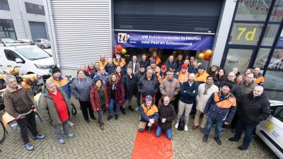 Medewerkers Houten op het openingsfeest in januari