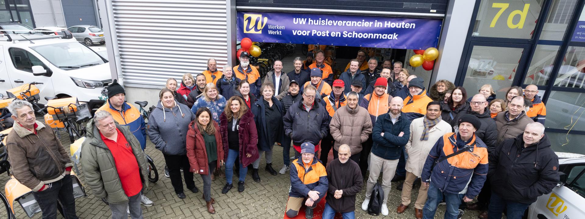 Medewerkers Houten op het openingsfeest in januari