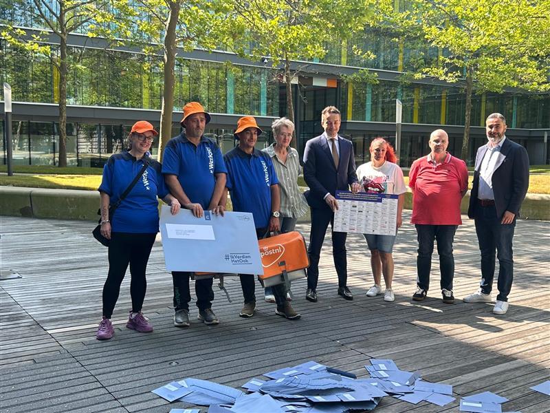 Actie blauwe enveloppen